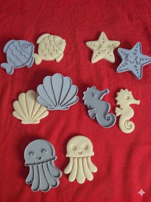 Kit 5 Cortadores + Carimbo para Biscoitos e Pasta Americana – Moldes Grandes 7,5 cm – Ideal para Confeitaria, Bolachas Decoradas