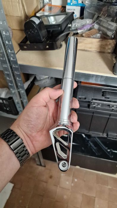 Movino Widelec Aluminiowy IHC (silver)