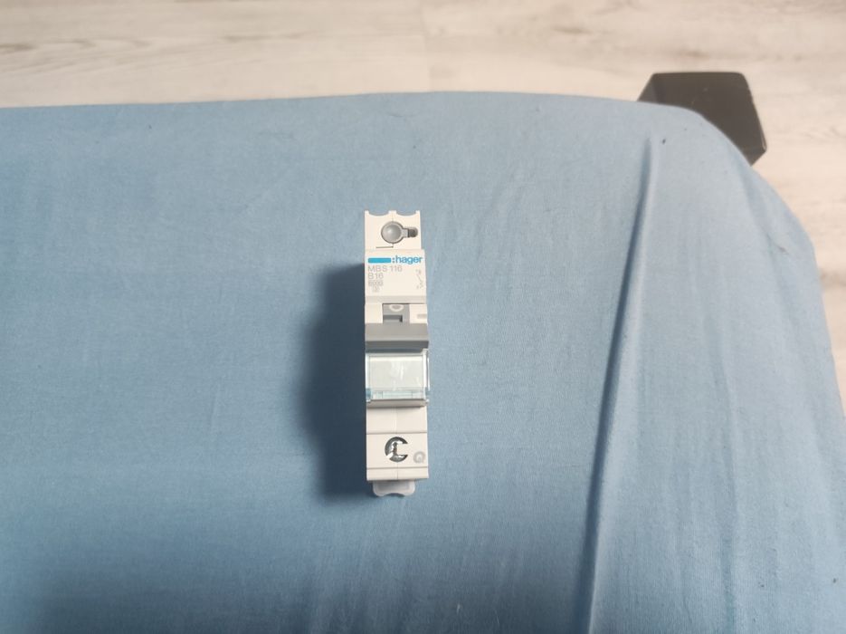 Sprzedam wyłącznik nadprądowy