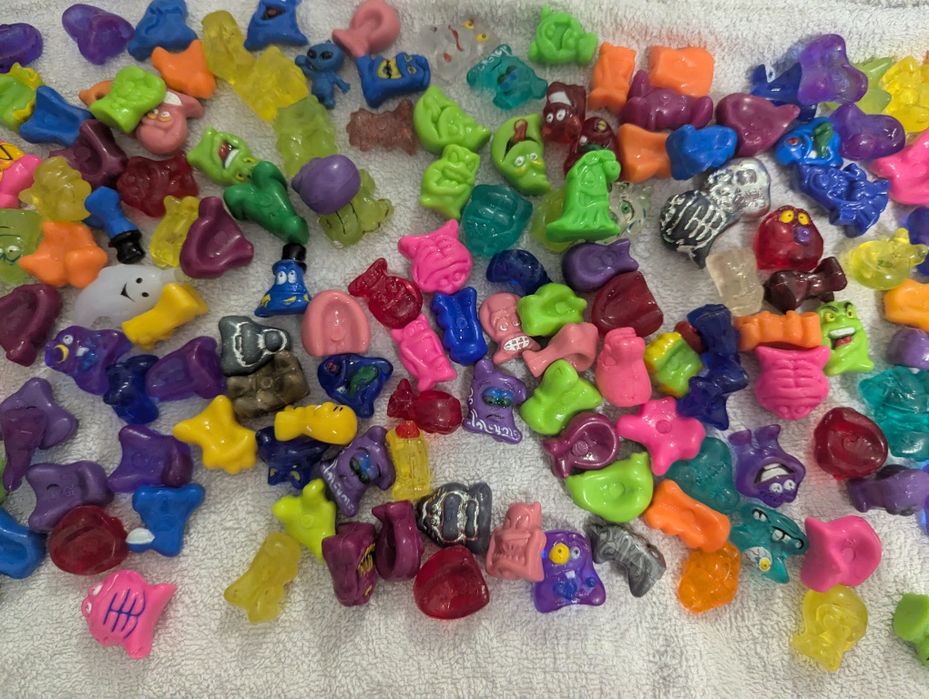 Crazy Bones Gogos
