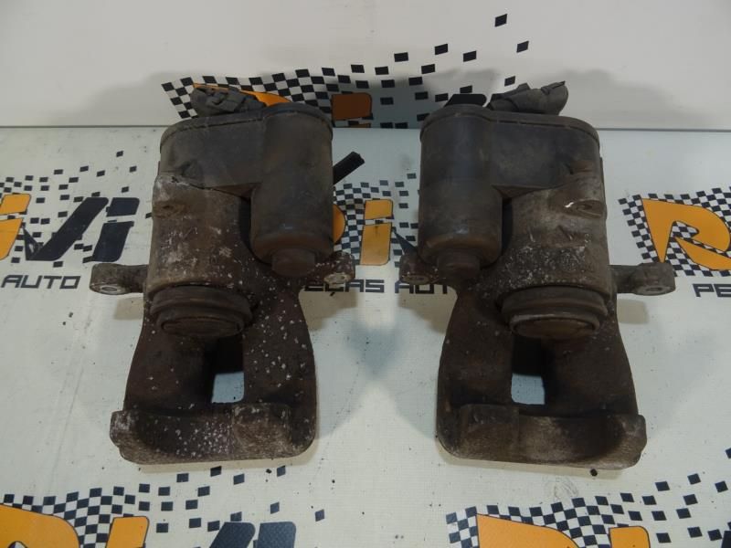 Pinça travão / maxila de travão frente direita VOLKSWAGEN Passat Varia