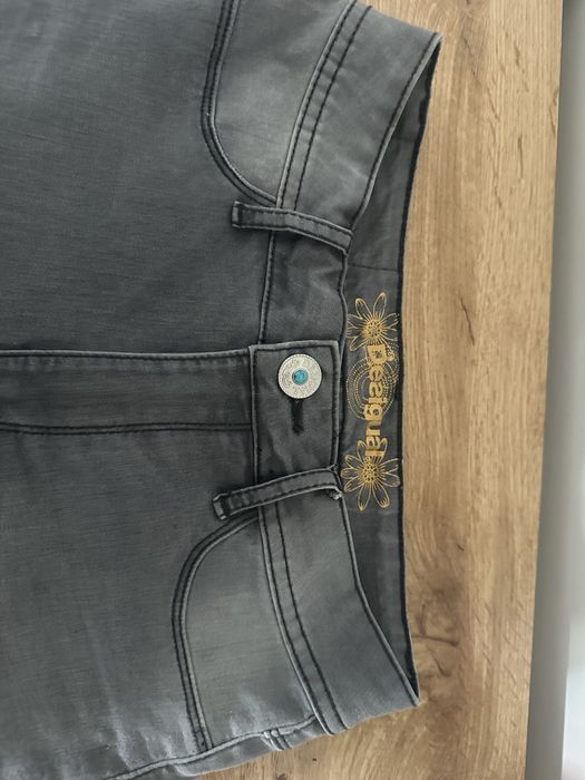 Szare jeansy desigual