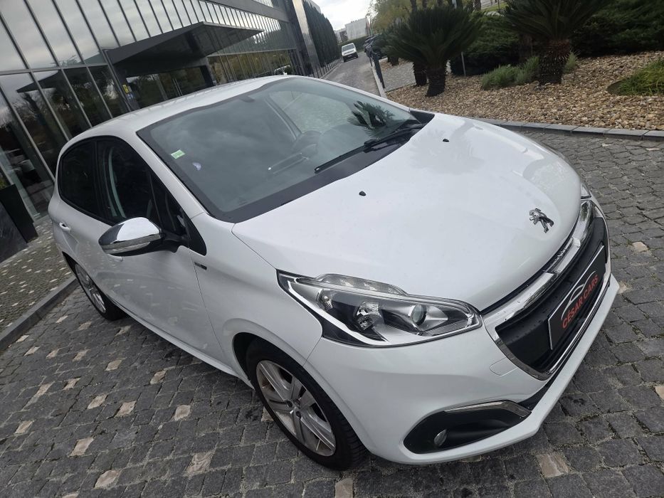 Peugeot 208 — fotografia 3
