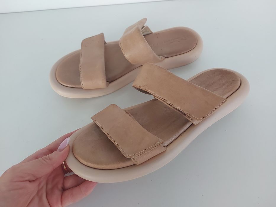 Buty damskie klapki skórzane Tamaris w rozmiarze 37