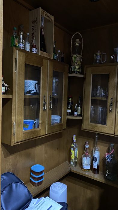 Movel de bar em madeira