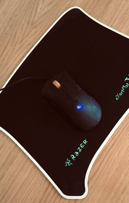 Rato Razer Deathadder + Tapetę Razer exactMat