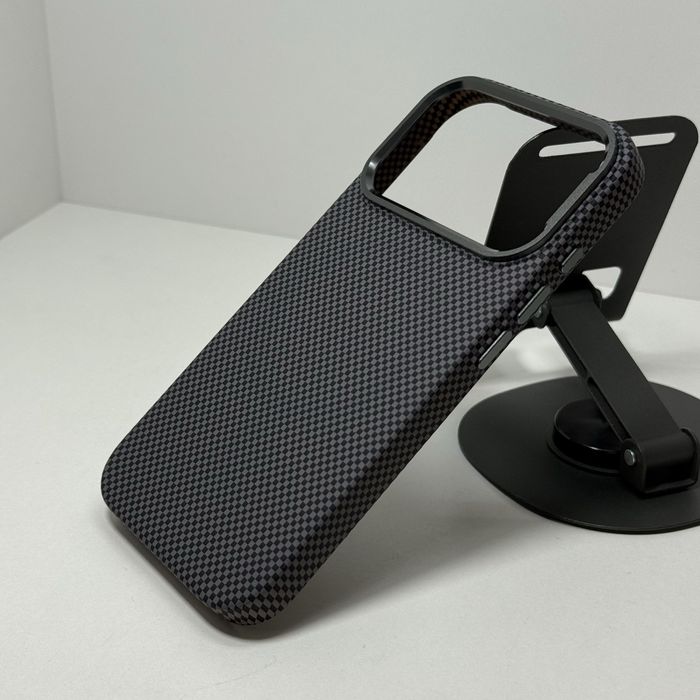 Чохол iphone 17 pro карбоновий. Карбоновый Чехол айфон 17 про