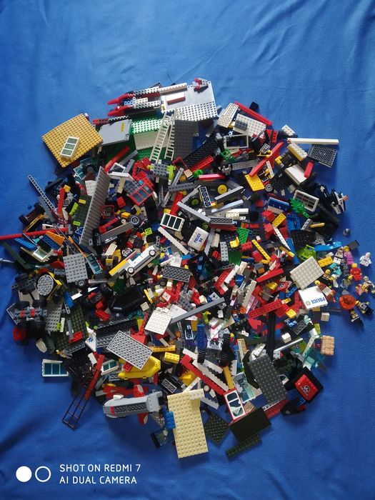 Лего 4 кг ,много деталей+ фігурки