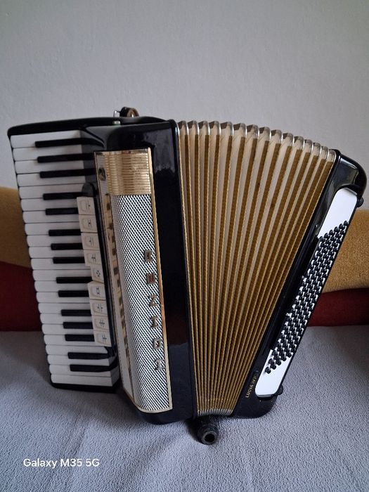 Akordeon Hohner Lucia IVP.