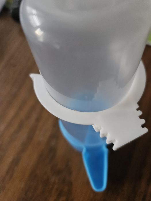 Dozownik Wody  Poidełko