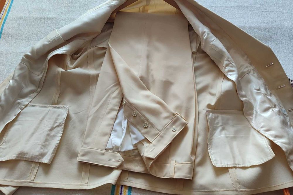 Чоловічий костюм