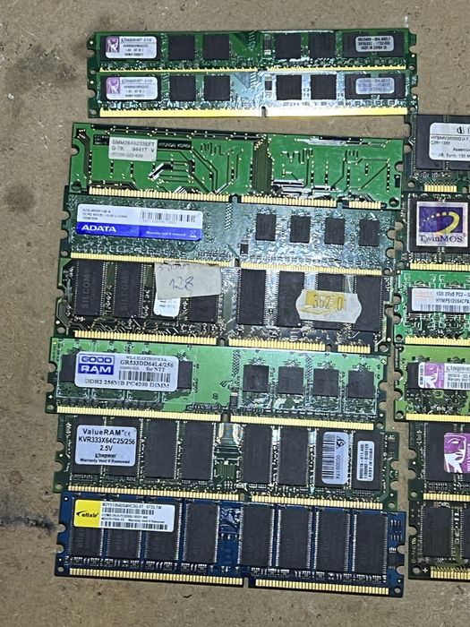 Zestaw pamięci RAM SDR DDR DDR2 Kingston GoodRam Adata Elixir TwinMOS 15 szt.