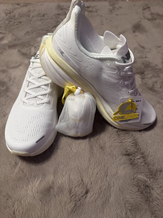Buty do biegania ONEMix 43 r