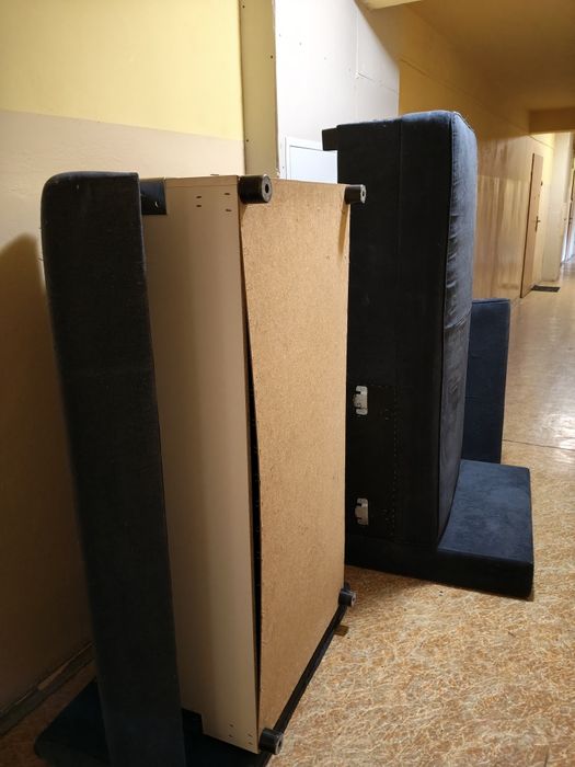 Narożnik w dość dobrym stanie