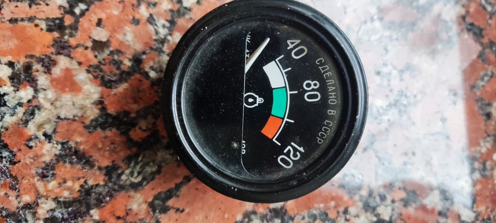 Датчик температуры воды, масла.