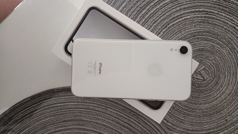 iphone xr 64gb white - купити мобільні телефони та смартфони