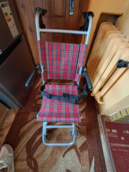 Wózek inwalidzki transportowy