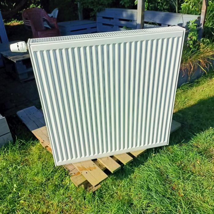 Grzejnik Purmo z termostatem  ( 90x40/ 60x60/  60x50)