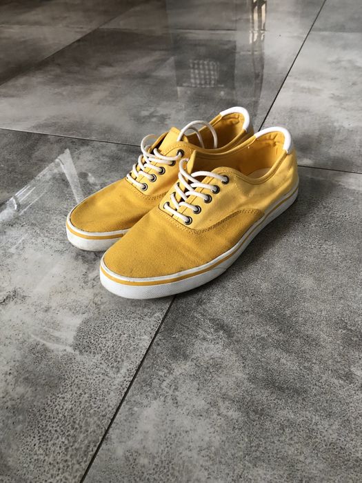 Buty męskie żółte Bershka