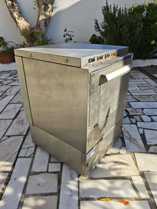 Maquina lavar loiça e copos profissional