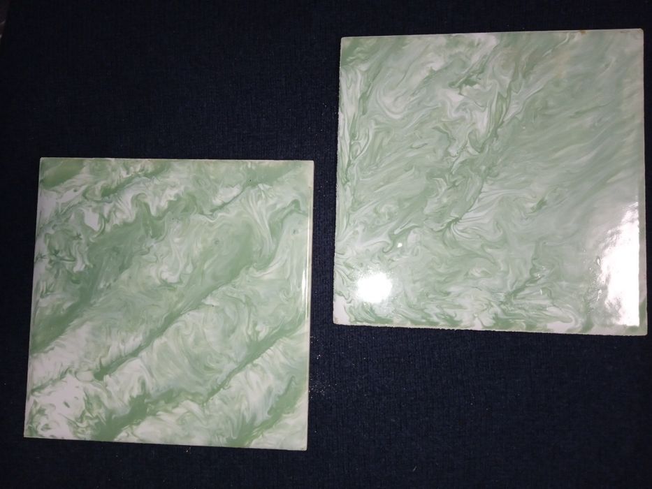 Плитка 15*15 см світло зеленувата та біла та 28 штук блакитної