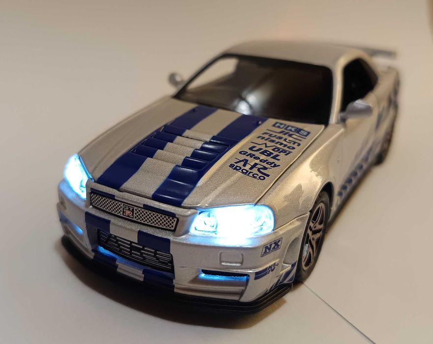 Nissan Skyline R34 GT-R - SKALA 1:32 - szary połysk