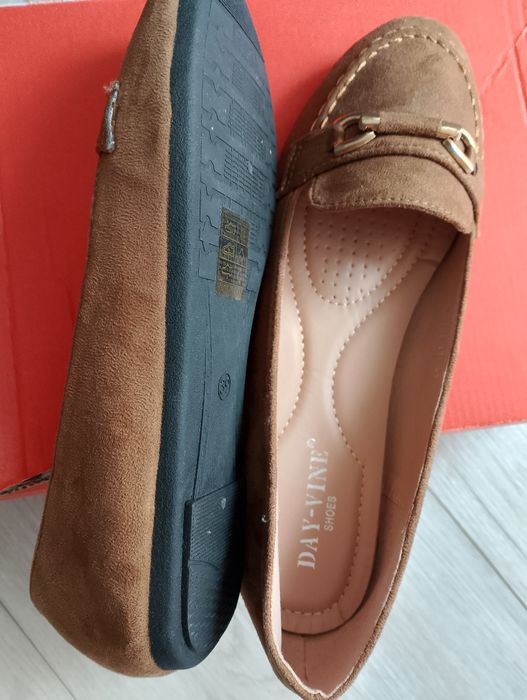 Zamszowe mokasyny damskie