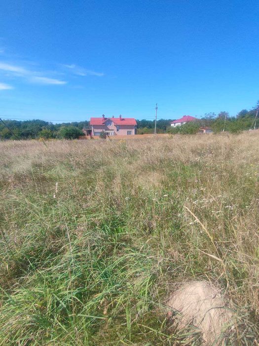 Продам гарну ділянку в передмісті