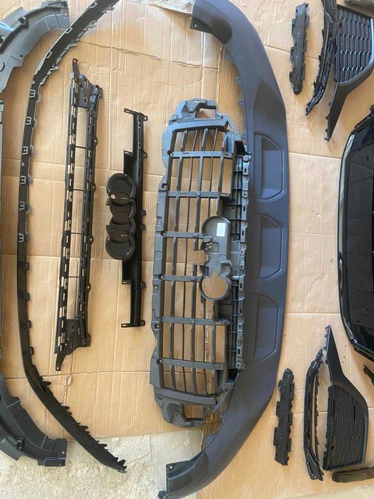 Audi Q7 Бампер передний в сборе 2020-2024 4M0-807-065-AD-GRU