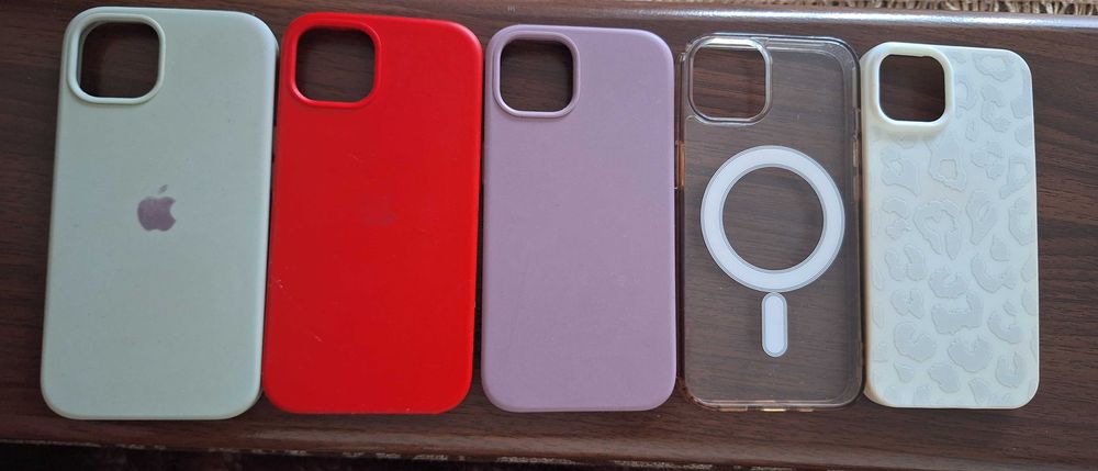 Чохли на iPhone 13