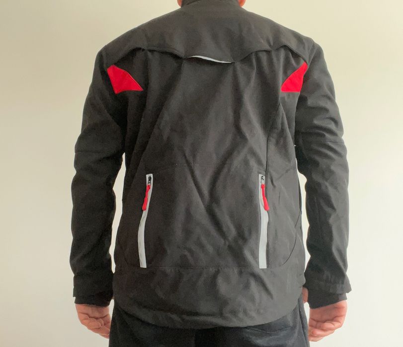 Casaco ciclismo/caminhada X-Tiger repele chuva ligeira e é termico