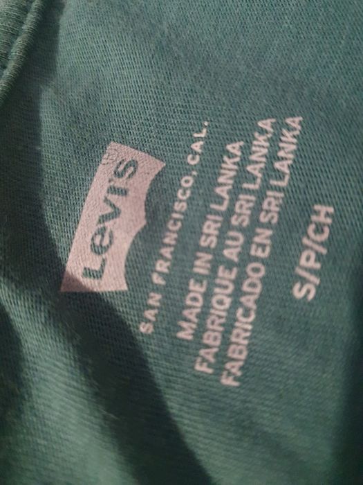 Koszulka Levis kolor butelkowa zieleń