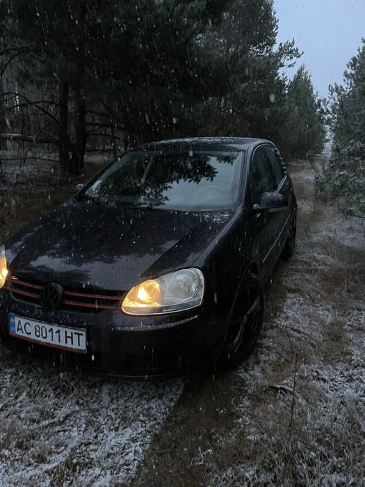 Надійний та економний автомобіль у гарному стані. Ідеально підходить як для міста, так і для подорожей, перший власник в Україні, була пригнана з Німечини!
Марка / модель: Volkswagen Golf 5
Колір: чорний
Кузов: хетчбек
Стан: доглянутий, без серйозних зауважень
Ходова: без сторонніх шумів
Двигун: працює рівно
Салон: охайний, не прокурений

Авто їздить щодня, вкладень не потребує
Гарний зовнішній вигляд
Економна витрата пального
Машина на ходу, сів і поїхав
Документи в порядку

Ціна: 5800
Контакт: 09******57за телефоном