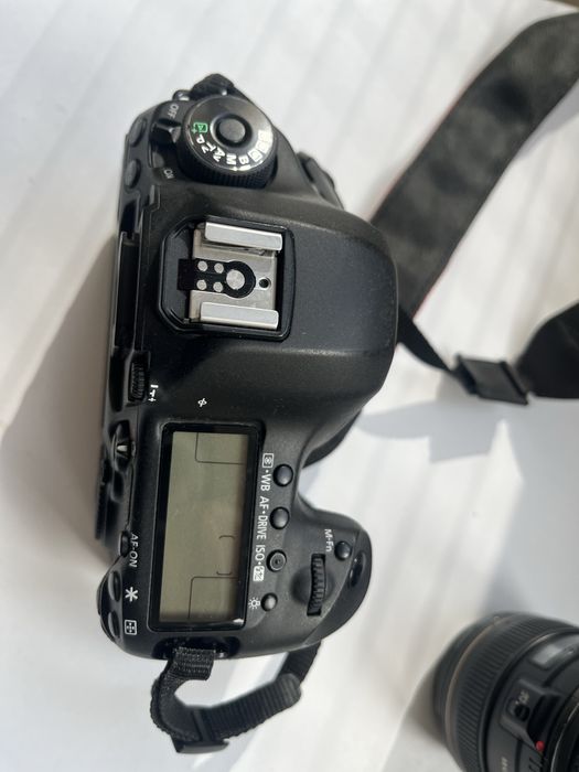 Фотоапарат Canon 5D Mark III