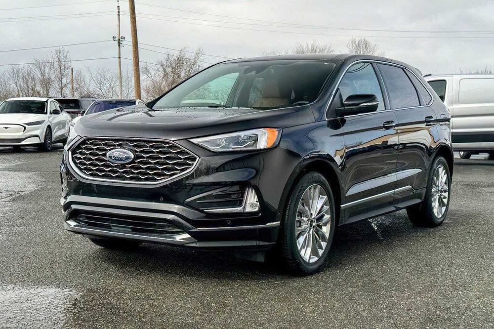 Ford Edge Titanium      2024