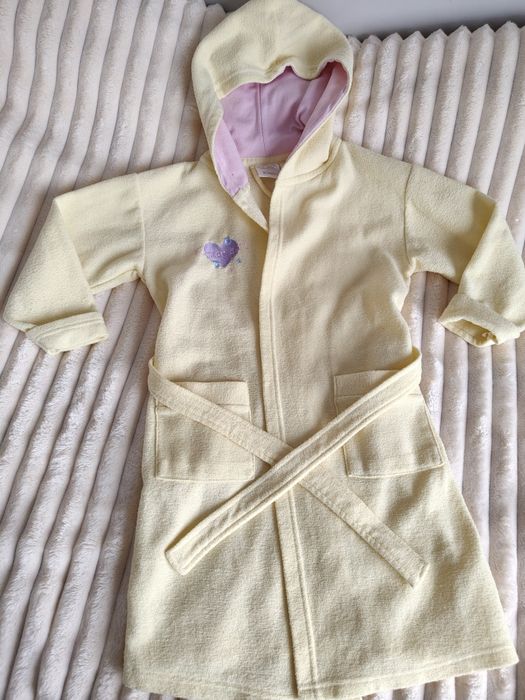 Szlafrok Primark r.116 cytrynka
