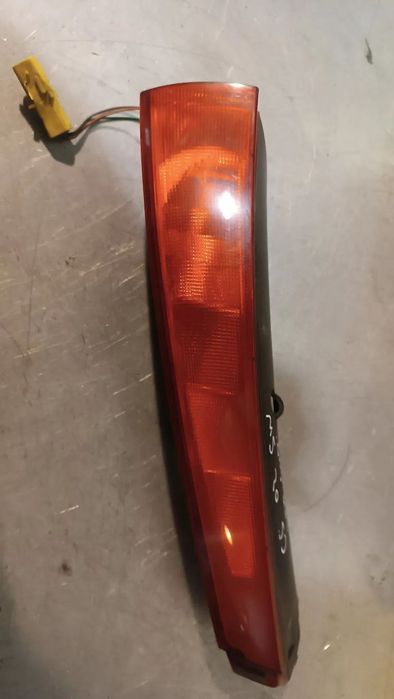 FAROLIM INFERIOR CITROEN C5 BREAK SW 01-08 - DIREITO