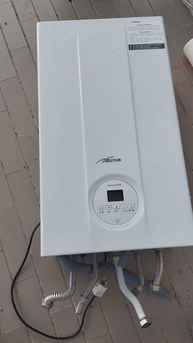 Caldeira a gás natural + aquecedores de parede