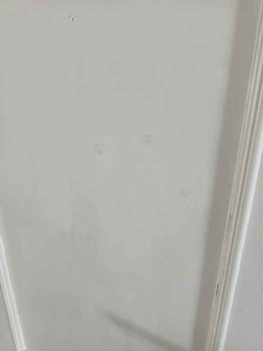 Portas brancas de quarto
