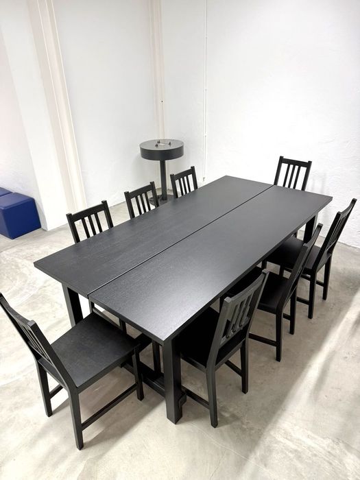 Mesa de refeição espaçosa e 8 cadeiras, Ikea NORDVIKEN, . A construção robusta. Como nova!