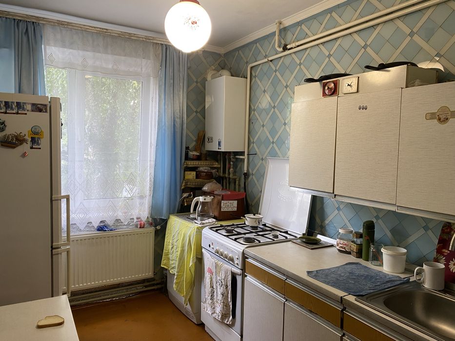 Продам 3 кім квартиру з Автономним опаленням на Мазепи 139