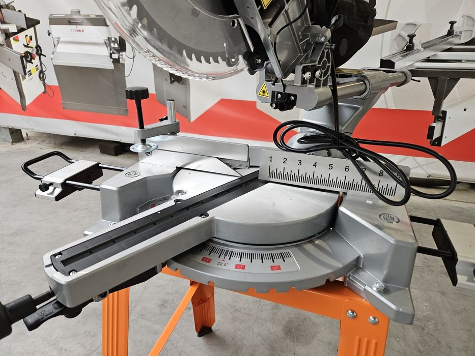 Piła ukośnica tarczowa Atika 305 Stół