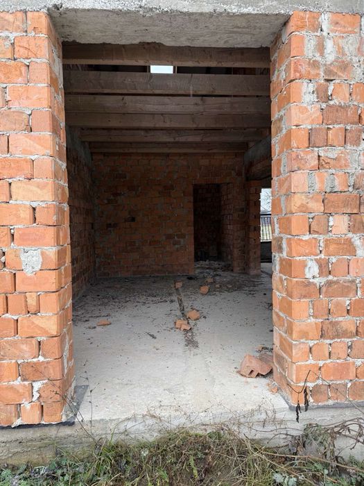 Будинок   с.Чумальово   центрі. По центральній вулиці