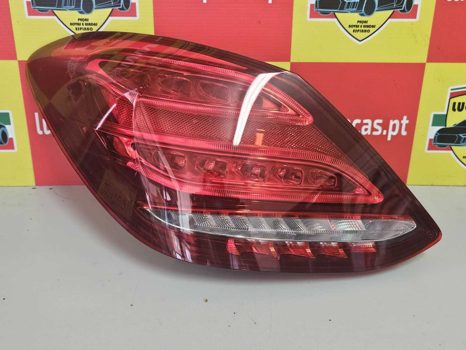 Farolim Esquerdo Led Mercedes-Benz C (W205) | 130454