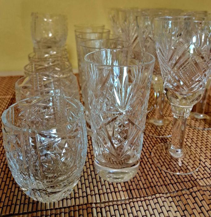 Продам  хрустальные рюмки  стаканы