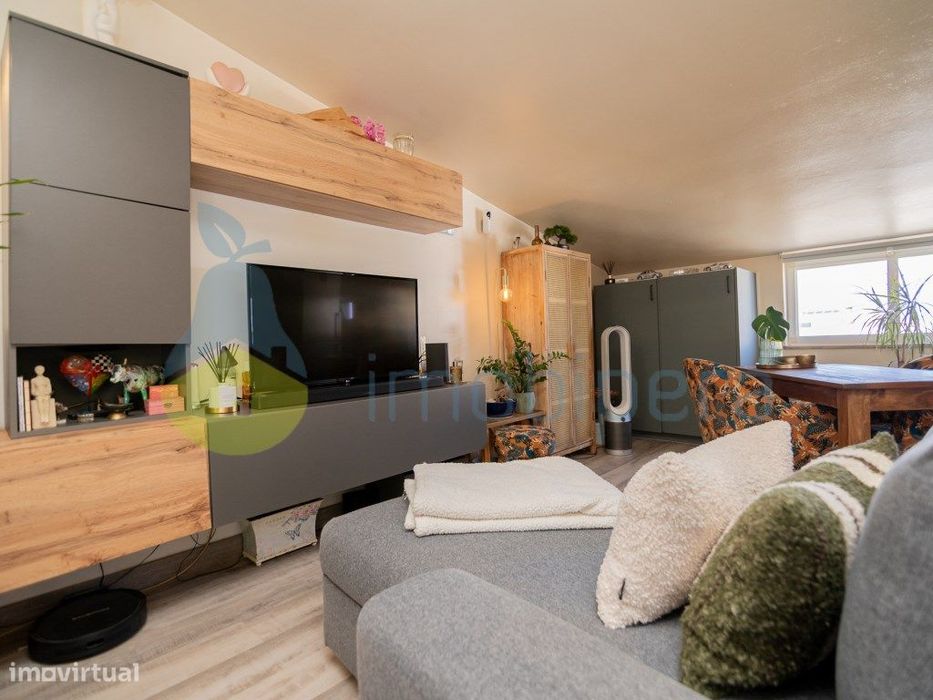 Não Perca Esta Grande Oportunidade! Apartamento Totalmente Remodela...