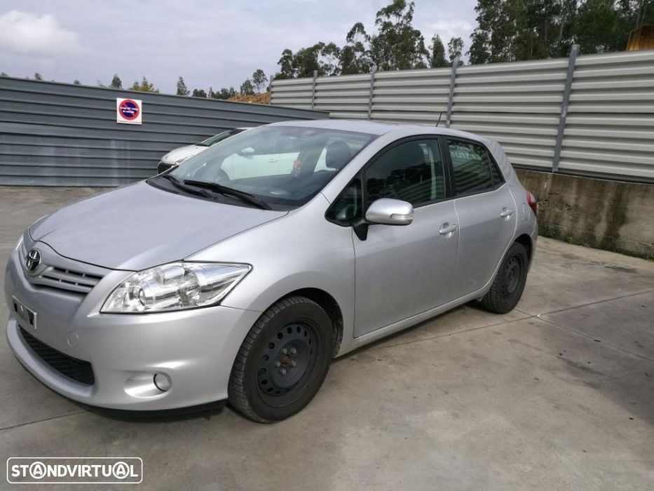 Toyota Auris 1.6 vvti de 2011 +para peças