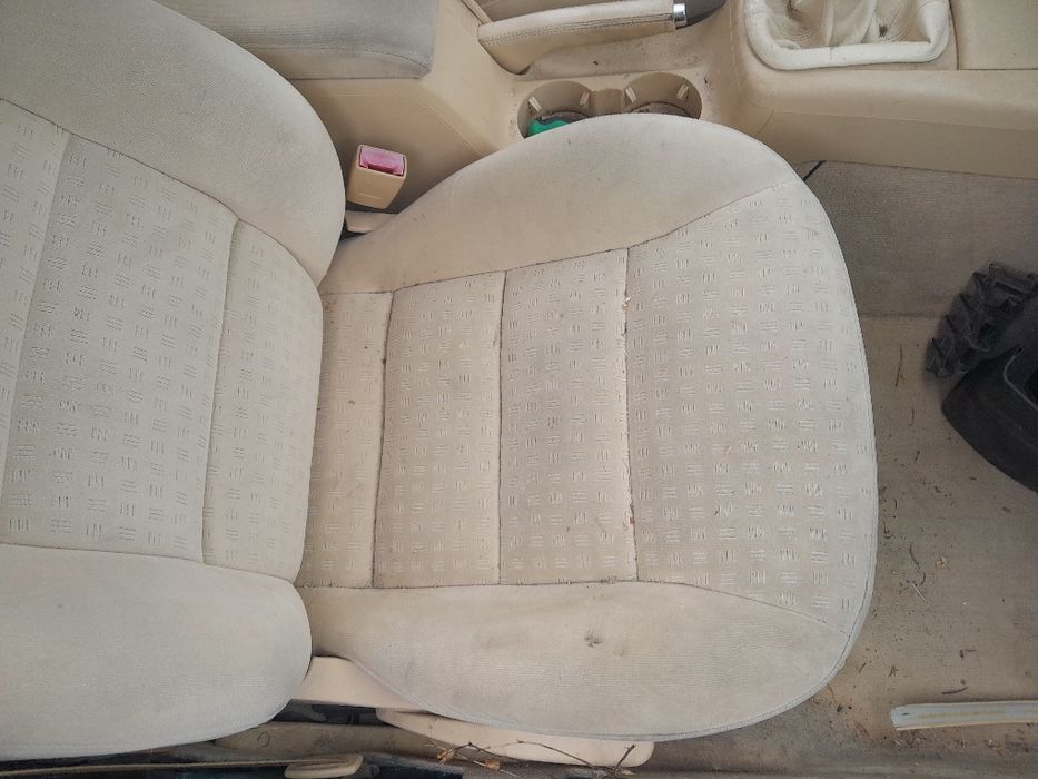 Siedzenia,kanapa tył passat b5 fl sedan ,welurowe, kremowe