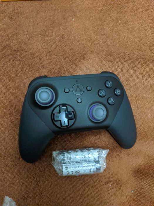 Luna Controller gamepad геймпад