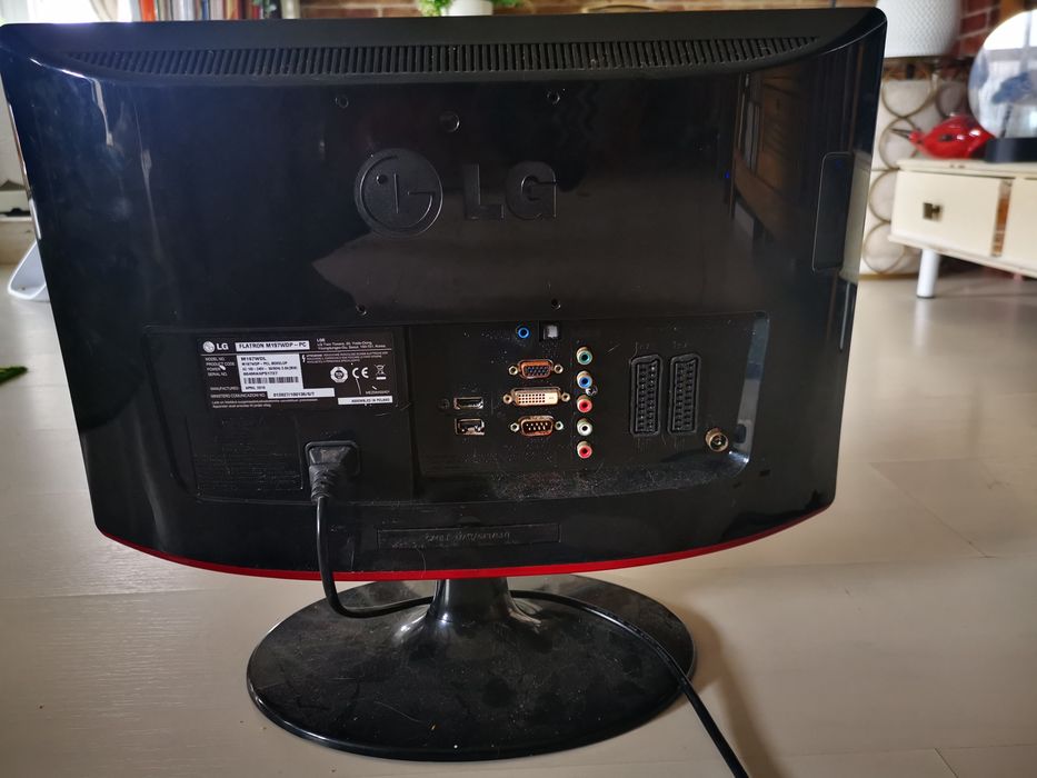 Monitor LG Avariado488120211494686721